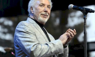 Tom Jones Net Worth 2025: Music Legacy, Wealth & Earnings Revealed