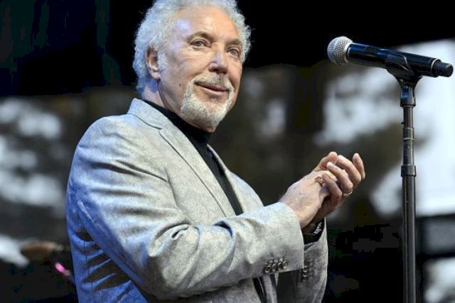 Tom Jones Net Worth 2025: Music Legacy, Wealth & Earnings Revealed