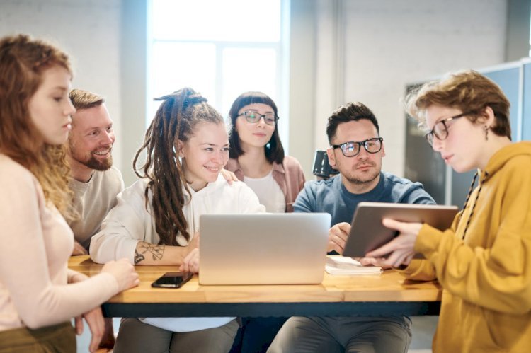 Low-Investment Family Business Ideas for Parents, Couples & Siblings