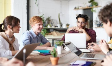 20 Low-Cost Business Ideas in England with High Demand (2025 Guide)