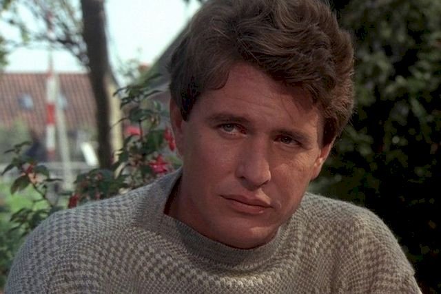 Tom Berenger Net Worth 2025: Hollywood Career, Movies & Lifetime Earnings