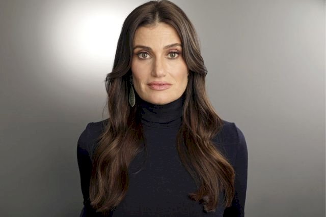 Idina Menzel Net Worth: Movies, Broadway, Music & Income Sources